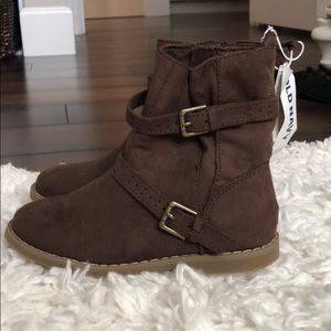 Brand new w/ tags! Brown toddler boots. Size 9